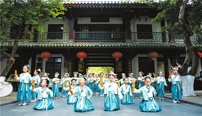 阅在春风里 第十六届海口书香节启幕