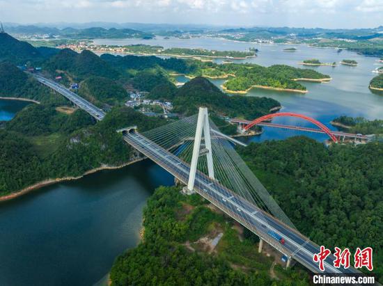 航拍贵州清镇红枫湖“一湖三桥”生态美景