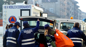 mezzi e uomini della protezione civile al lavoro