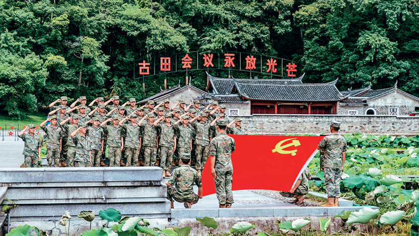 始终坚持从政治上建设和掌握军队