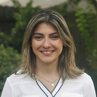 Renata F . Guzzo