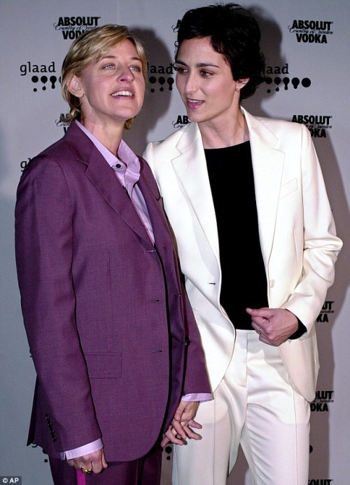 Ellen Degeneres and then girlfriend Alexandra Hedison, 2001.
Hedison is now married to Jodie Foster.