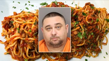 Florida man allegedly throws spaghetti sauce at his mother in domestic dispute, hides in bushes from police