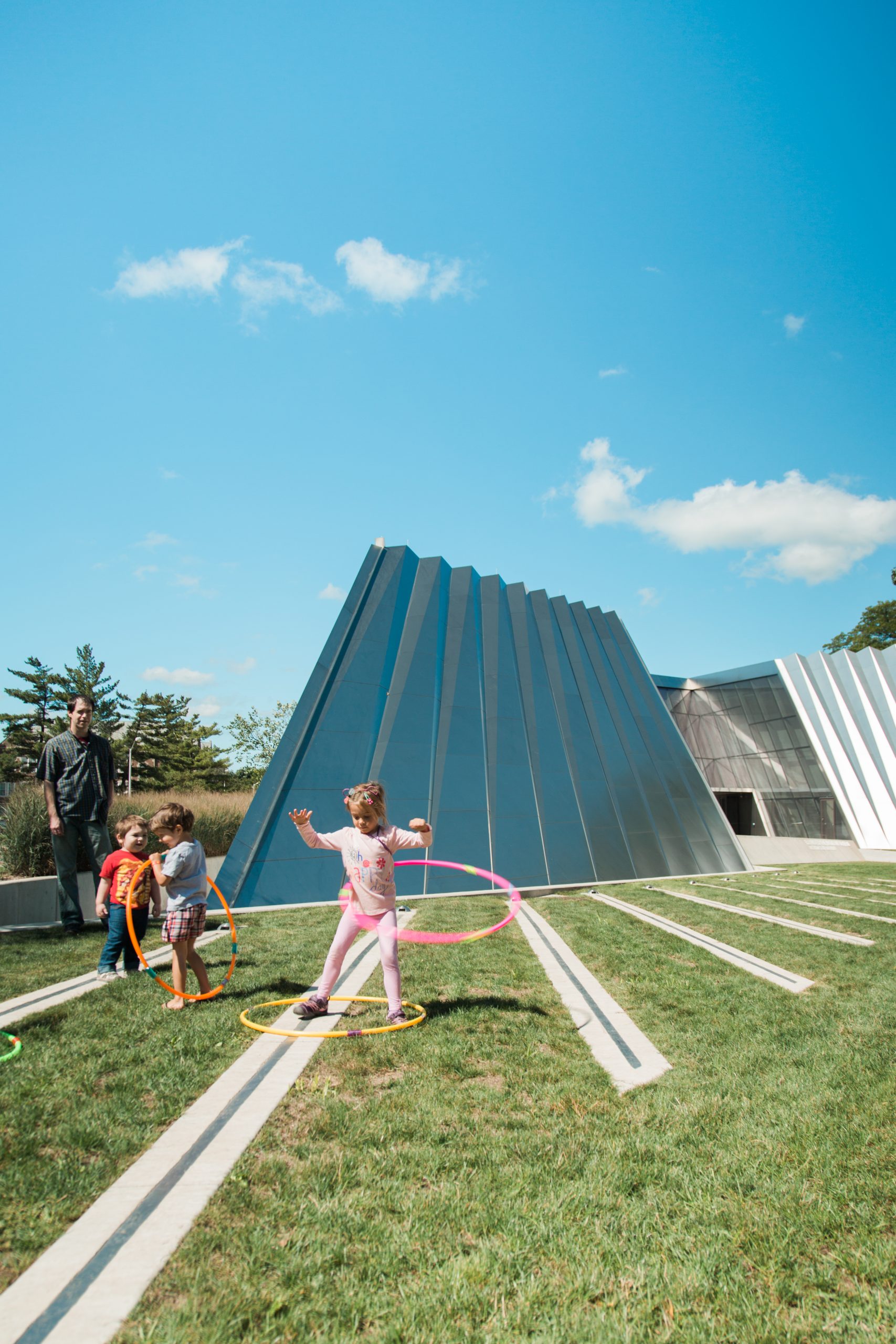 Kids playing outside the Broad Museum