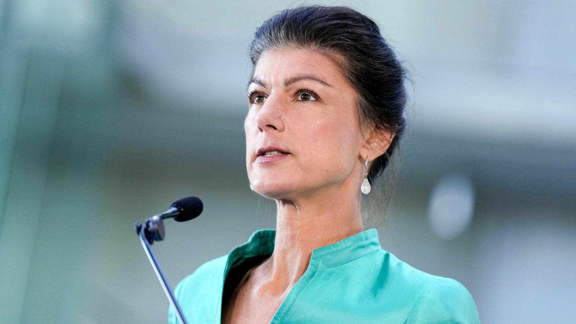 Sahra Wagenknecht bei einer Pressekonferenz des BSW im Reichstagsgebäude Berlin, 15.10.2024.