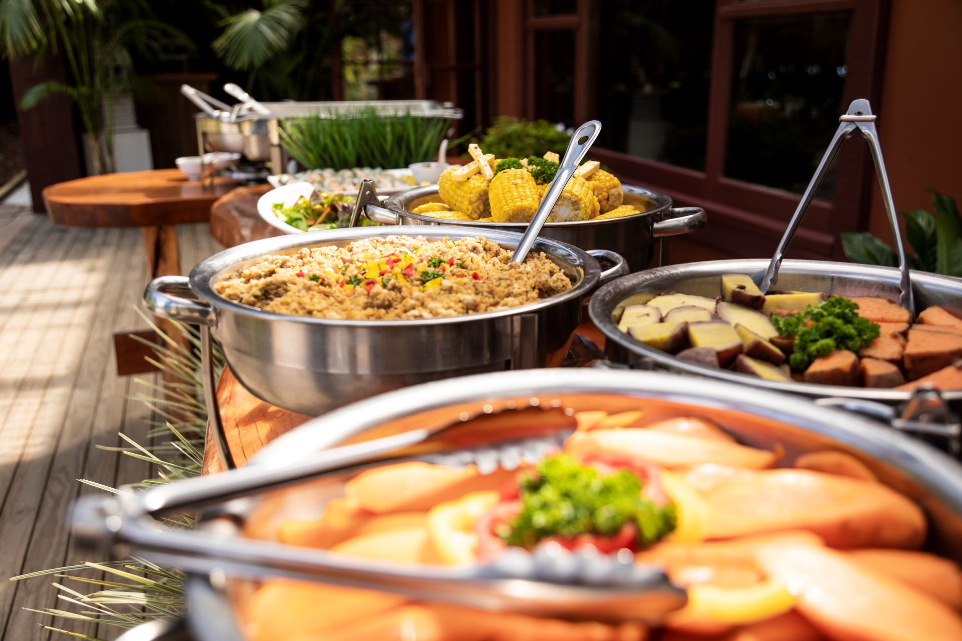 a banquet of traditional maori food