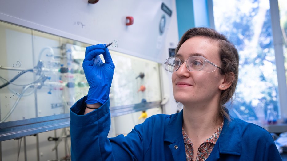 Student conducting research in a Caltech lab.