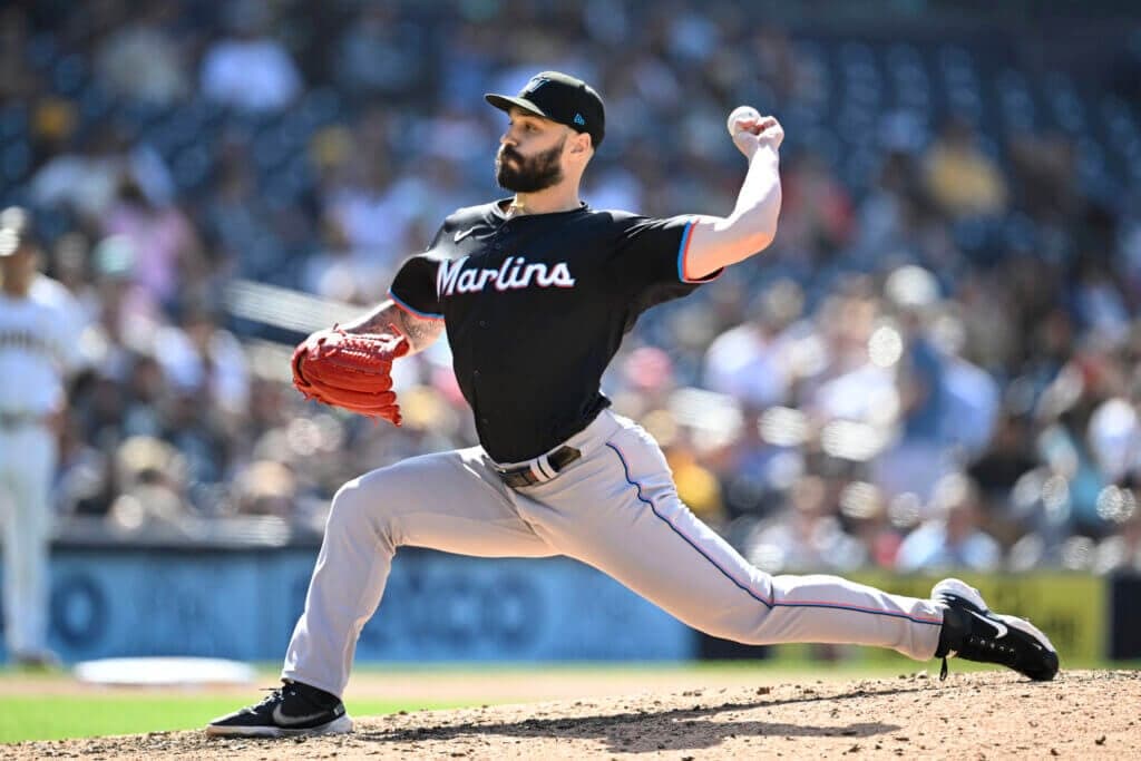 In win-now move, Padres acquire top reliever on market Tanner Scott from Marlins