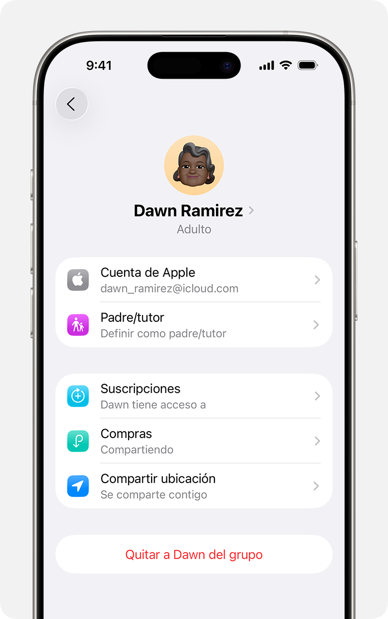 Pantalla de un iPhone en la que se muestra el paso para quitar a un integrante del grupo de Compartir en familia.