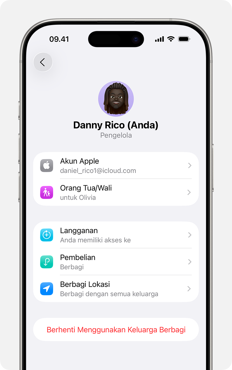 Layar iPhone menampilkan langkah untuk membubarkan grup Keluarga Berbagi.