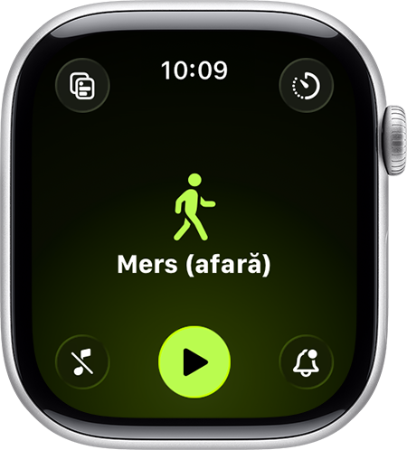 Un Apple Watch pe care sunt afișate tipurile de exerciții Mers (afară) și Mers (în sală).