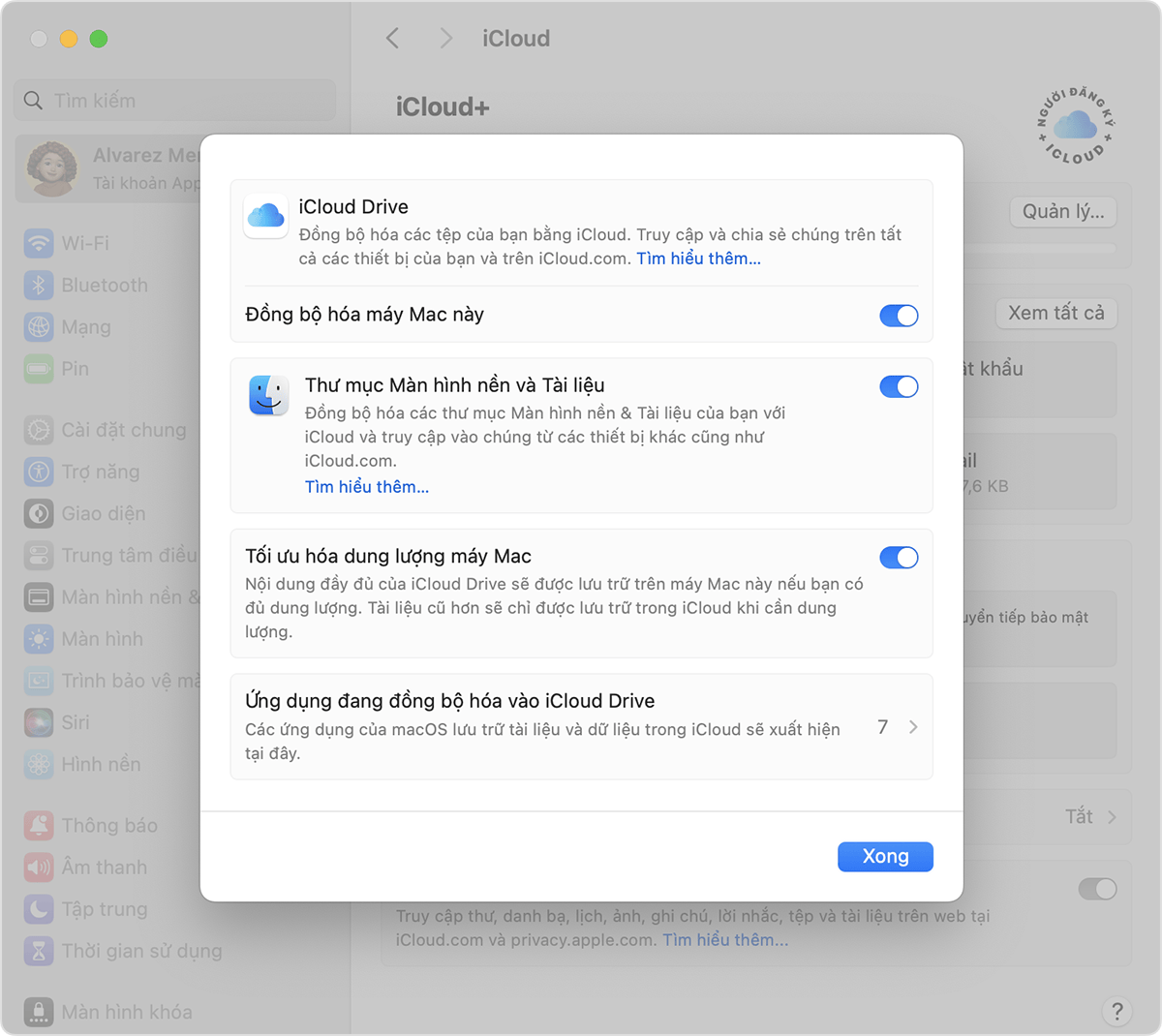 Màn hình máy Mac hiển thị nút bật/tắt để bật iCloud Drive.