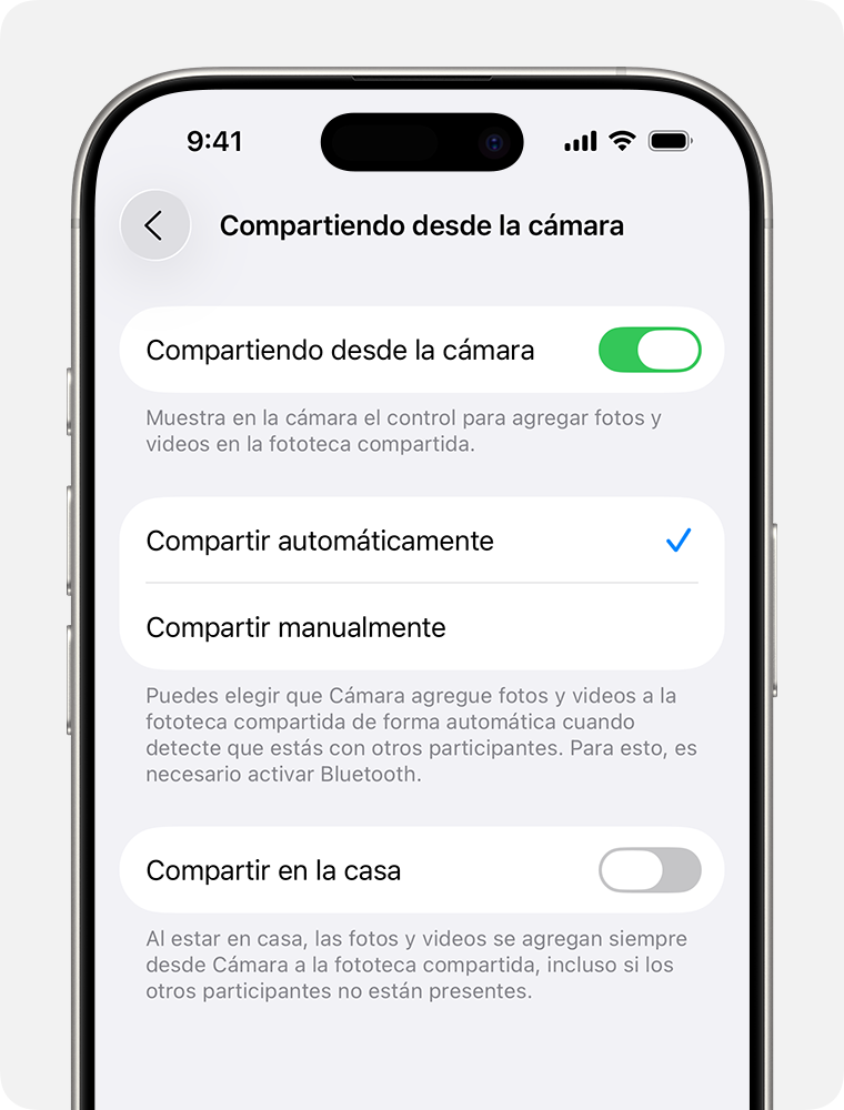 Un iPhone en el que se muestra la configuración de Compartir desde la cámara. La opción Compartir desde la cámara está activada y la opción Compartir automáticamente está seleccionada.