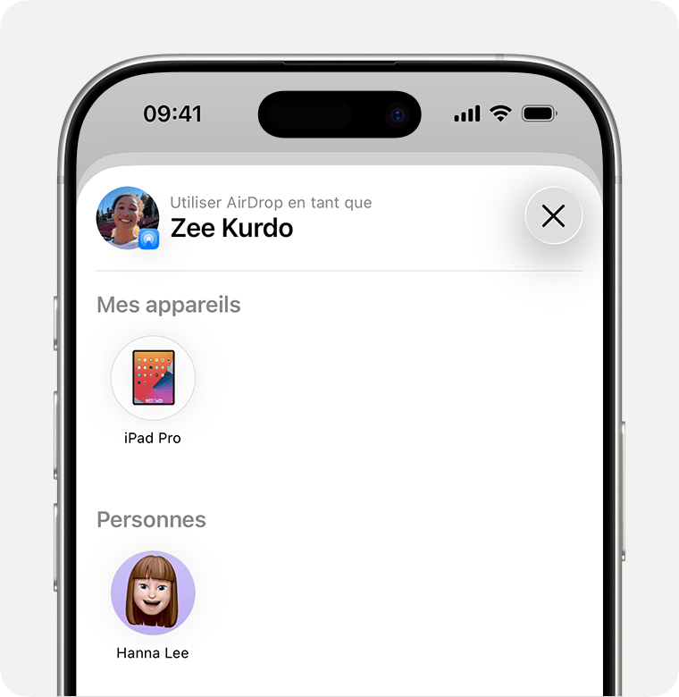 Écran d’iPhone montrant des appareils à proximité qui peuvent recevoir du contenu via AirDrop, regroupés dans les catégories Mes appareils et Personnes