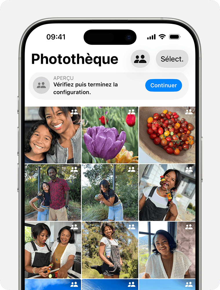 Un écran d’iPhone affichant un aperçu d’une photothèque partagée lors de sa configuration. Les photos de l’aperçu montrent des personnes souriantes, un gros plan d’une plante et des paysages.
