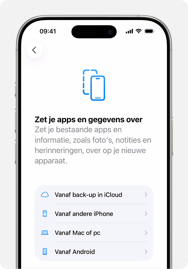 Een iPhone met de optie 'Vanaf back-up in iCloud' bovenaan.