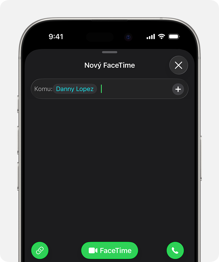 Ve FaceTimu na iPhonu je do pole Komu zadáno jméno pro nový hovor přes FaceTime.