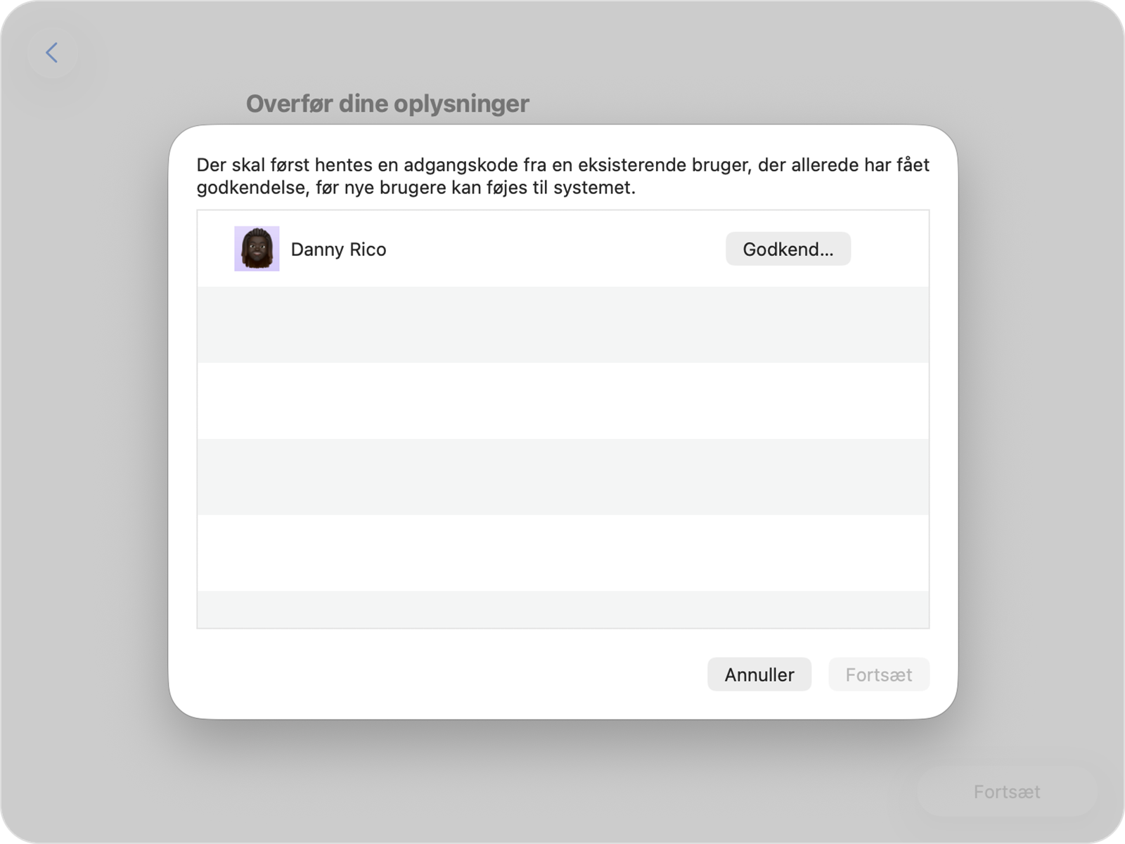 Overførselsassistent beder om adgangskoden til en eksisterende konto for at godkende overførslen.