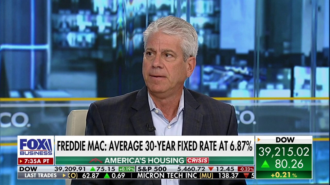 Madison Ventures+ managing director Mitch Roschelle joins ‘Varney & Co.’ to break down the 30-year-low report on existing housing data. 