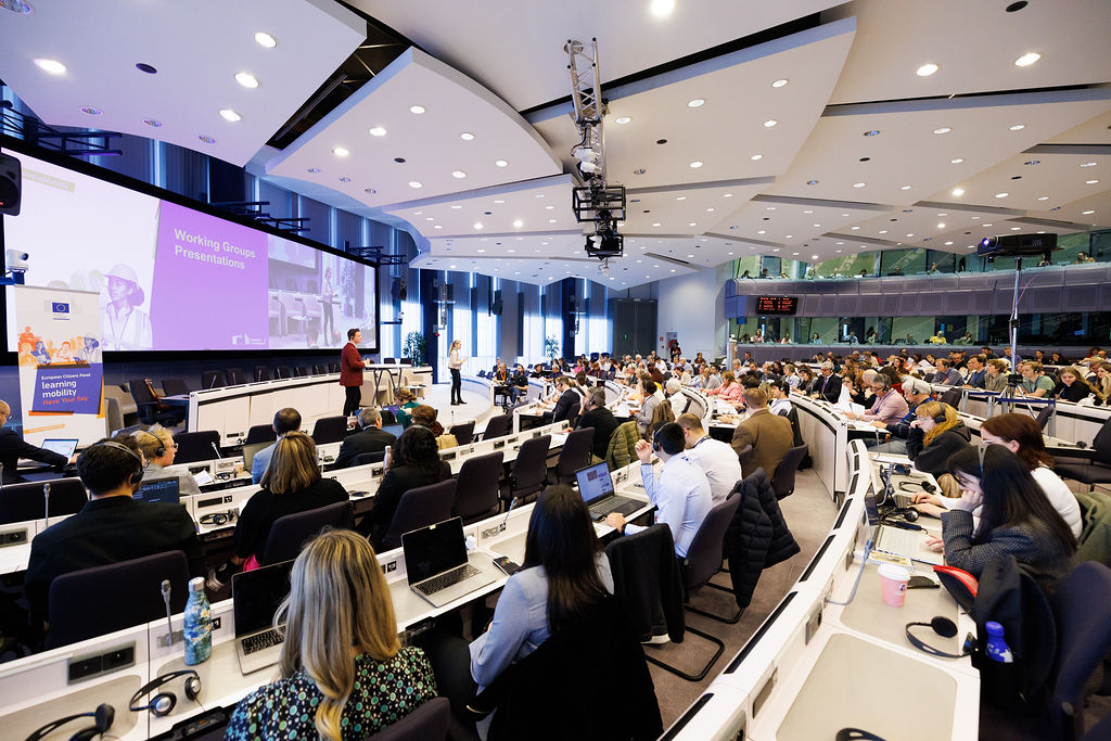 Learning mobility panel: audience talking