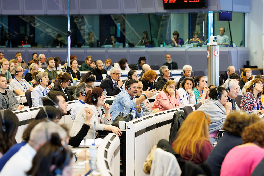 Learning mobility final: people talking