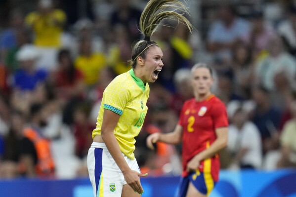 Brazil's Priscila reacts after missing an opportunity to score during a women's semifinal soccer match between Brazil and Spain at the 2024 Summer Olympics, Tuesday, Aug. 6, 2024, at Marseille Stadium in Marseille, France. (AP Photo/Julio Cortez)