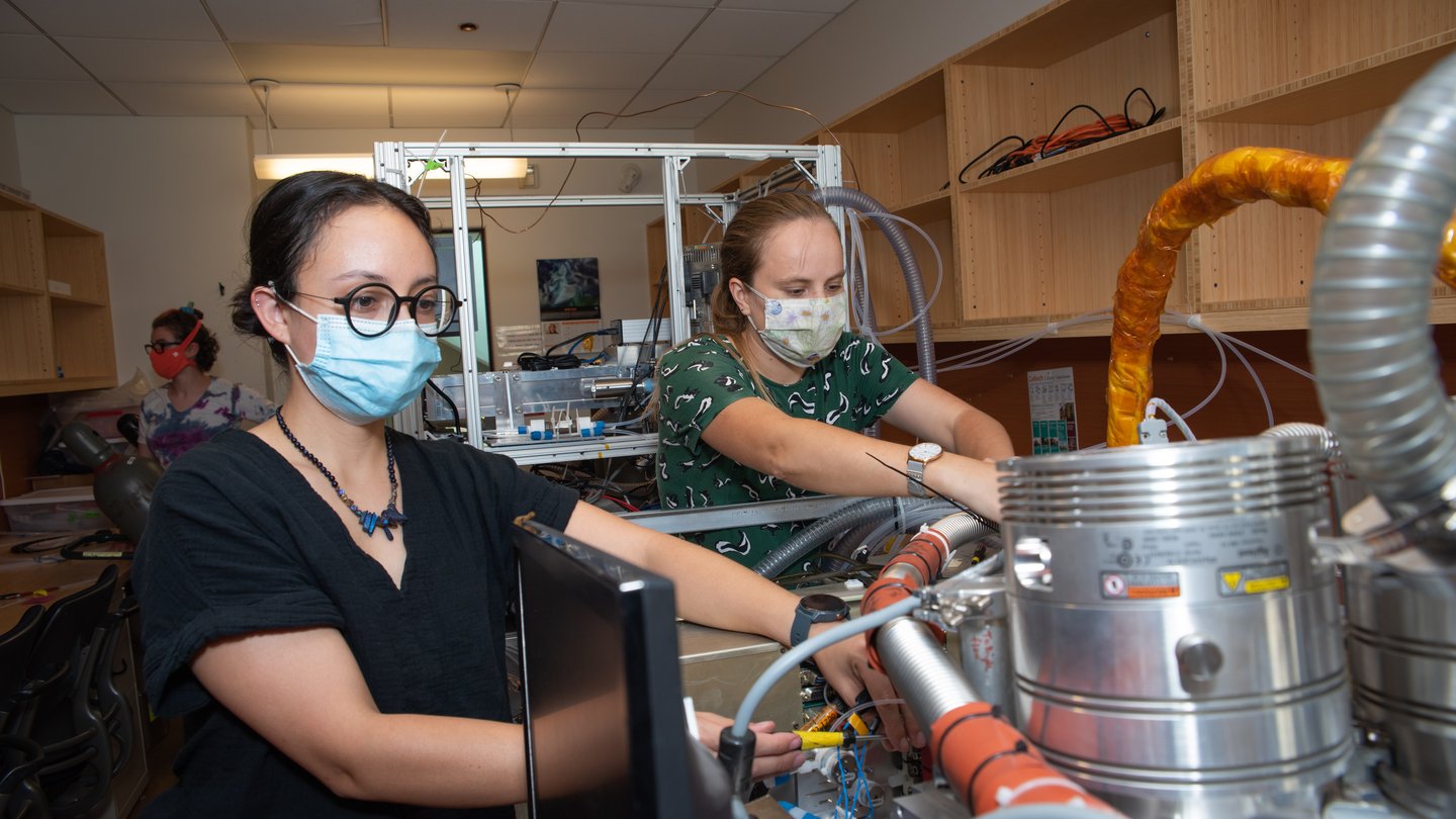 Wennberg Research Group, Reina Buenconsejo and Sara Murphy