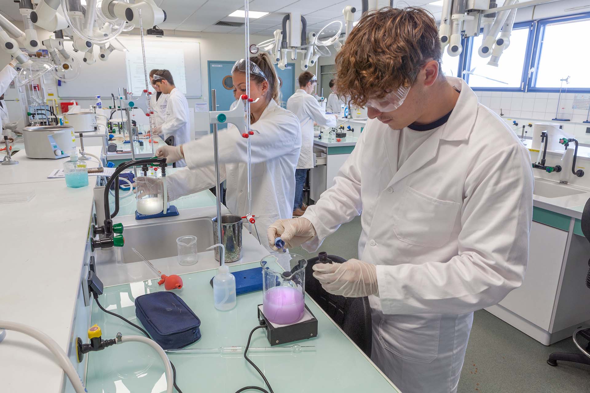 BTS ANABIOTEC - Formation de technicien en analyses de laboratoire