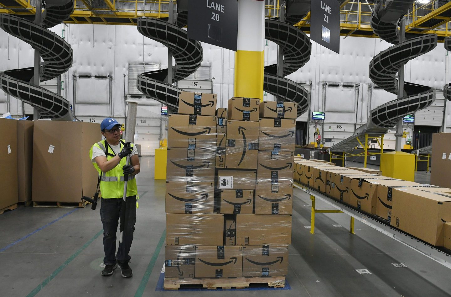 Amazon axes a major fee for sellers ahead of the crucial holiday shopping rush