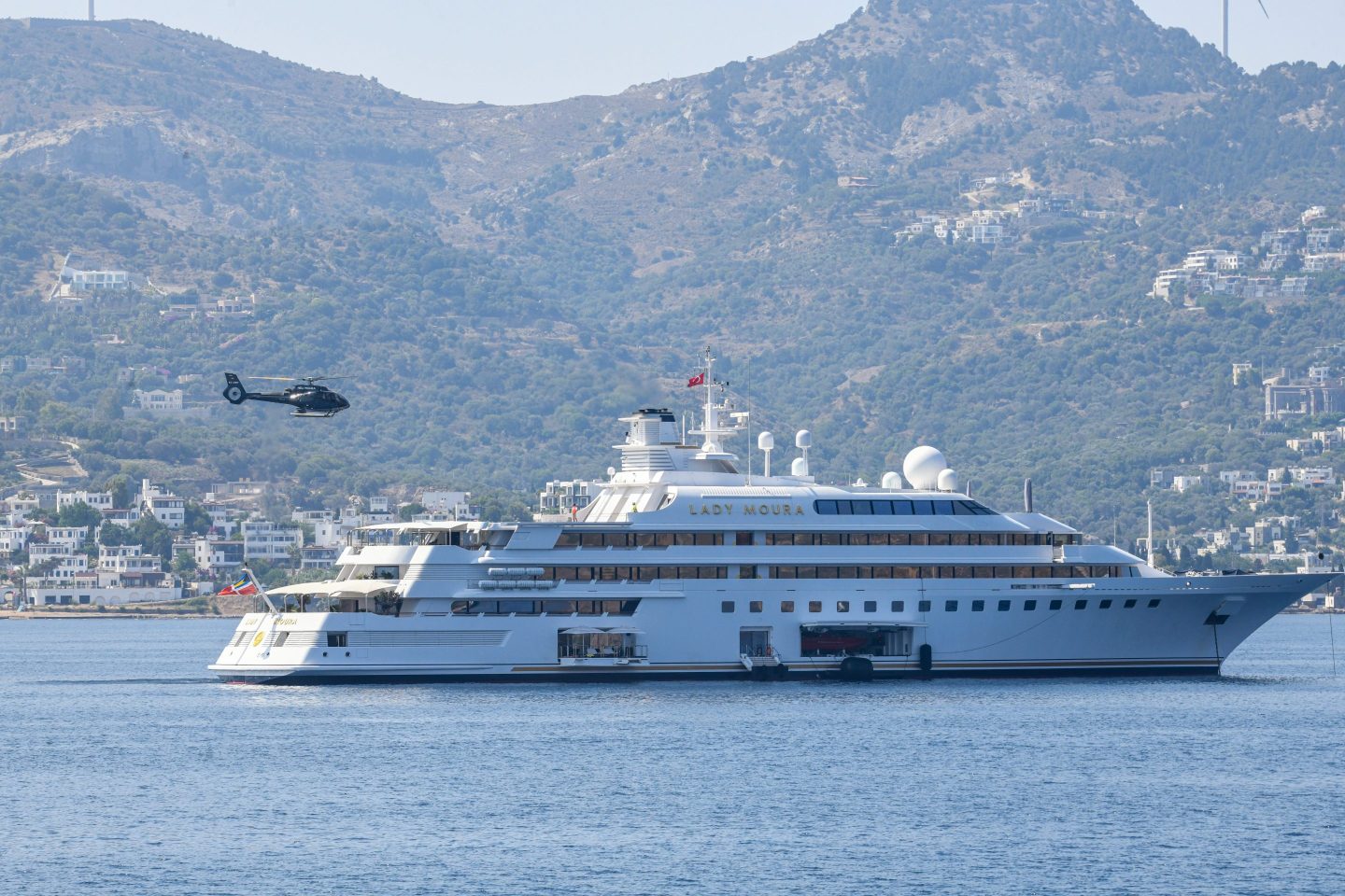 Steve Jobs’ visionary superyacht collided with a Mexican billionaire’s boat 