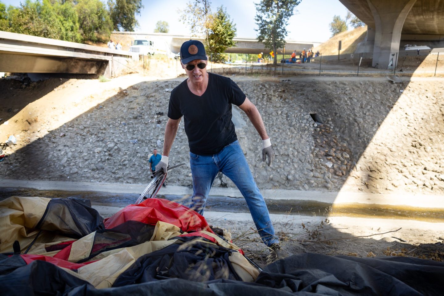 Gavin Newsom clearing homeless encampment