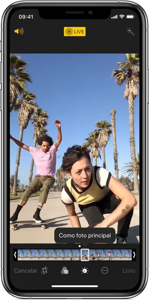 Pantalla con una Live Photo en el centro. El botón Live está en la parte superior central y el botón Sonido en la parte inferior izquierda. Debajo de la Live Photo se sitúa el visor de cuadros con el botón "Establecer como foto clave" activo. En cualquier extremo del visor se encuentran dos barras que te permiten recortar la Live Photo.