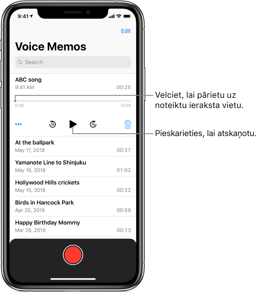 Lietotnes Voices Memos saraksta ekrāns, kura sākumā ir atlasīts ieraksts. Ieraksta laika joslā ir atskaņošanas atzīme, un galos ir sākuma un beigu laiki. Zem laika joslas ir poga More, kurai varat pieskarties, lai rediģētu vai koplietotu ierakstu vai izveidotu tā dublikātu, 15 s attīšanas poga, atskaņošanas poga, 15 s pārtīšanas poga un dzēšanas poga. Zem šīm vadīklām ir saraksts ar ierakstiem, kurus var atvērt ar skārienu.