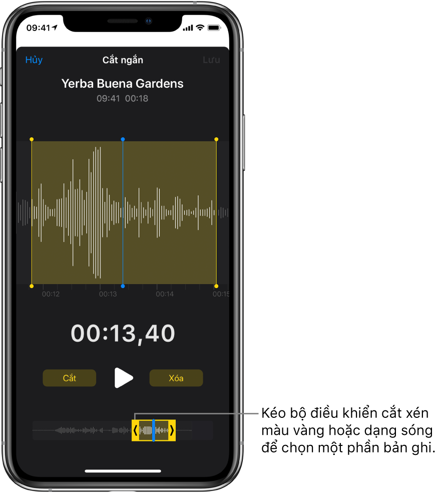 Bản ghi đang được cắt xen với các bộ điều khiển cắt xén đang đặt một phần dạng sóng âm thanh ở cuối màn hình. Nút Phát và bộ đếm giờ bản ghi xuất hiện phía trên dạng sóng. Các điều khiển cắt xén nằm bên dưới nút Phát.