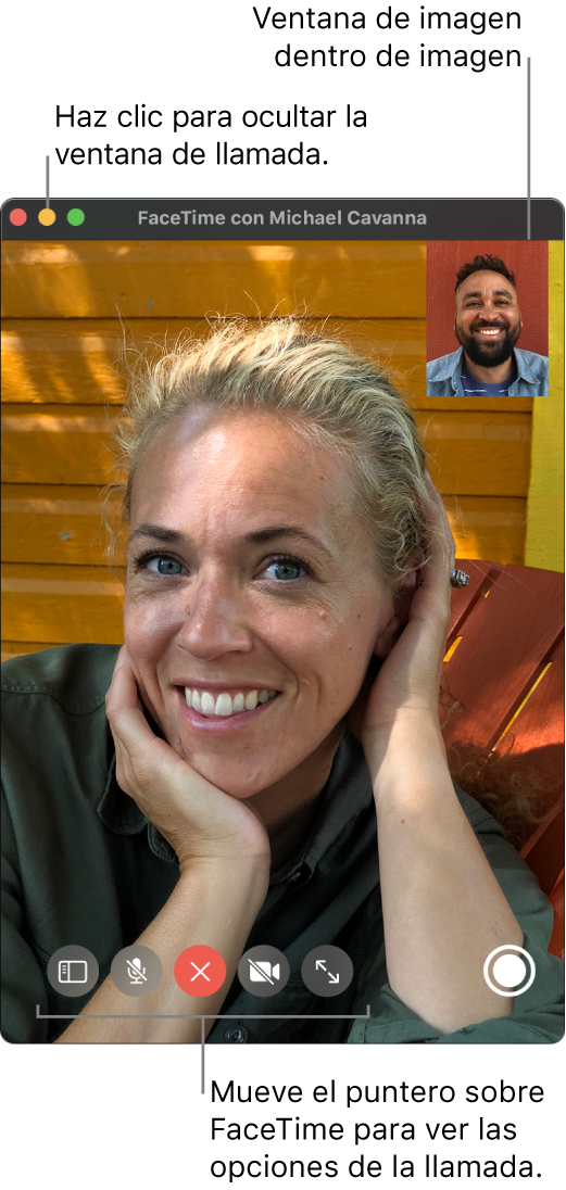 Mueve el puntero sobre la ventana de FaceTime para ver opciones como Barra lateral, Silenciar, Finalizar, Desactivar video, Pantalla completa y Live Photo. Haz clic en el botón central en la esquina superior izquierda para ocultar la ventana de la llamada. La ventana de PIP aparece en la esquina superior derecha.