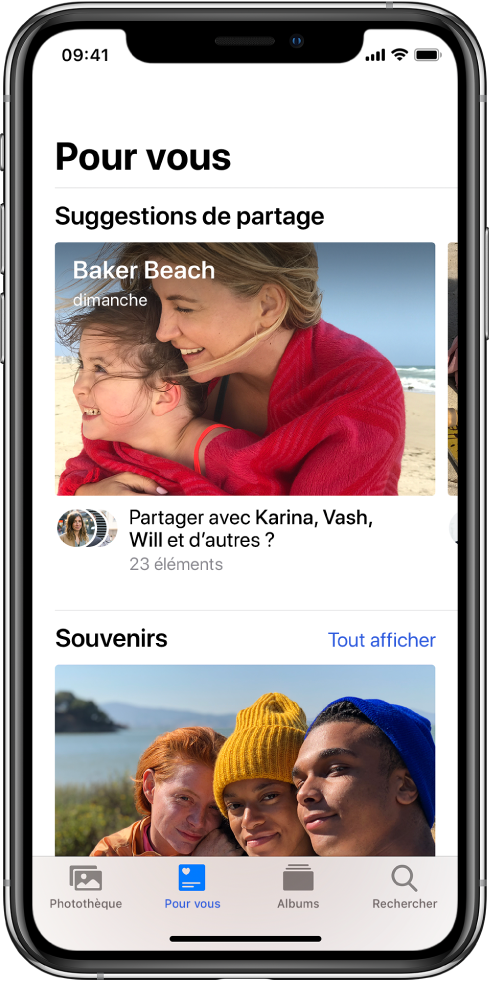 L’onglet « Pour vous » est sélectionné en bas de l’écran de l’app Photos. L’étiquette « Suggestions de partage » est située en haut de l’écran « Pour vous ». Une collection de photos intitulée « Plage Baker, dimanche » se trouve sous cette étiquette. En dessous de la collection se trouve une option permettant de partager les photos aux personnes qui y figurent.