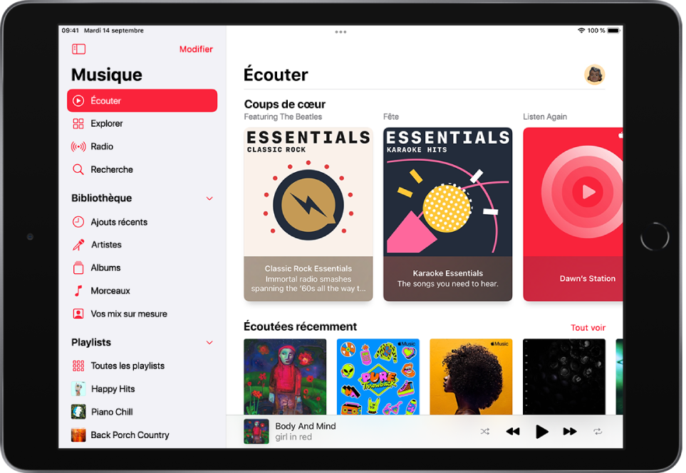 L’écran Écouter affichant la barre latérale sur la gauche et la section Écouter sur la droite. Écran Écouter montrant le bouton de profil en haut à droite. Des playlists « Sélectionné pour vous » s’affichent en dessous. Sous « Sélectionné pour vous » se trouve la section « Morceaux récents », avec quatre albums.