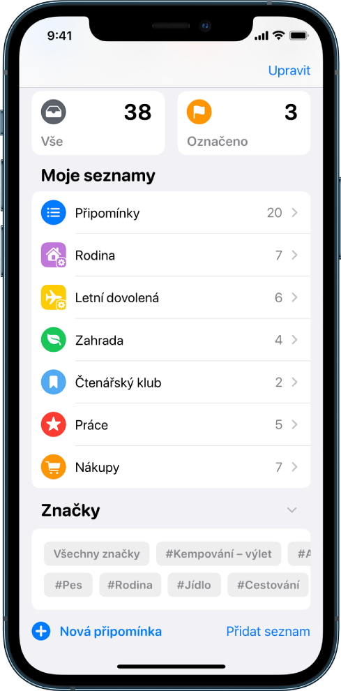 Obrazovka aplikace Připomínky s několika seznamy. Dole se zobrazuje prohlížeč značek.