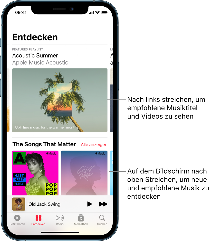 Der Bildschirm „Entdecken“ mit einer empfohlenen Playlist oben. Du kannst nach links streichen, um mehr vorgestellte Musik und Videos zu entdecken. Darunter wird der Bereich für wichtige Titel mit zwei Apple Music-Playlists angezeigt. Die Taste „Alle anzeigen“ ist rechts daneben sichtbar. Du kannst auf dem Bildschirm nach oben streichen, um neue Musik und Empfehlungen zu sehen.