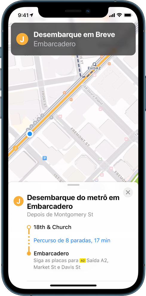 Um mapa mostrando itinerários de transporte público e uma notificação para sair em breve.