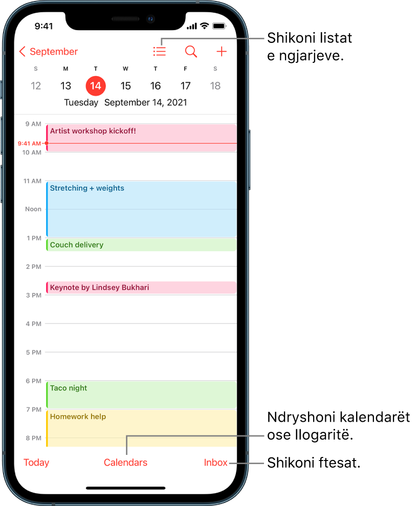 Një kalendar në pamjen e ditës që tregon ngjarjet e ditës. Butoni Calendars në fund të ekranit për të ndryshuar llogaritë e kalendarit. Butoni Inbox poshtë në fund për të parë ftesat.