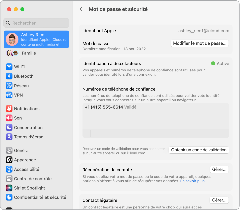 Section « Mot de passe et sécurité » de l’identifiant Apple dans « Réglages Système ». Dans celle-ci, vous pouvez configurer « Récupération de compte » ou « Contact légataire ».