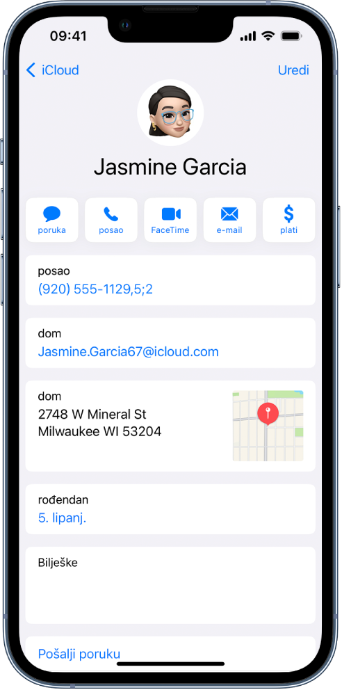 Info zaslon za kontakt. Pri vrhu se nalazi fotografija i ime kontakta. Ispod su tipke za slanje poruka, upućivanje telefonskih poziva, upućivanje FaceTime poziva, slanje e-mail poruka i slanje novca značajkom Apple Pay. Ispod tipki nalaze se kontaktne informacije.