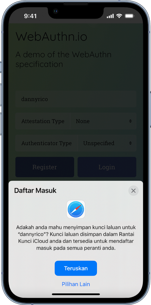 Separuh bawah skrin iPhone memberikan pilihan untuk menggunakan kunci laluan bagi mendaftar masuk ke tapak web. Ia mempunyai butang Teruskan bagi menyimpan kunci laluan dan butang Pilihan Lain.