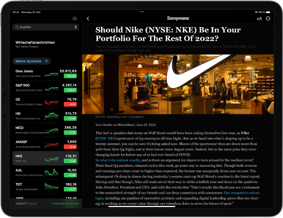 Der Bildschirm „Aktien“ ist im Querformat ausgerichtet. Eine Story von Apple News füllt die Mitte des Bildschirms aus. Links oben befindet sich das Suchfeld. Unter dem Suchfeld ist die Aktienliste. Oben links neben der Story ist die Taste „Zurück“ zum Zurückkehren zur App „Aktien“. Oben rechts neben der Story sind die Tasten „Textgröße“ und „Weitere Aktionen“.