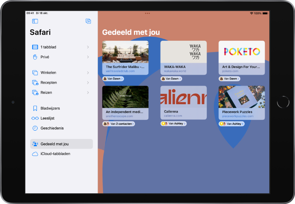 De navigatiekolom van Safari aan de linkerkant van het Safari-venster. In de navigatiekolom is 'Gedeeld met jou' geselecteerd. Aan de rechterkant zie je voorvertoningen van gedeelde websites. Onder elke voorvertoning staat de naam van degene die de website heeft gedeeld.