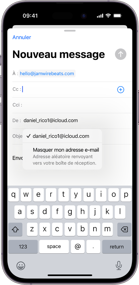 Un brouillon d’e-mail en cours d’écriture. Le champ De est sélectionné avec deux options indiquées en dessous : une adresse e-mail personnelle et « Masquer mon adresse e-mail ».