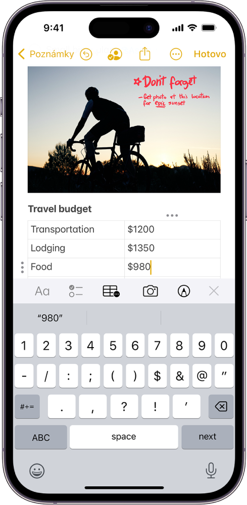 Poznámka s tabuľkou. Bunka v tabuľke sa upravuje. Na začiatku riadka a v hornej časti stĺpca sú tri bodky, na ktoré môžete klepnúť, ak chcete riadok alebo stĺpec naformátovať, pridať, vymazať alebo presunúť.