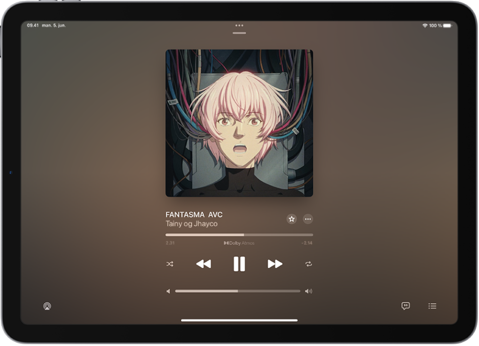 Skærmen Afspiller nu, der viser Dolby Atmos-etiketten under afspilningsmærket.