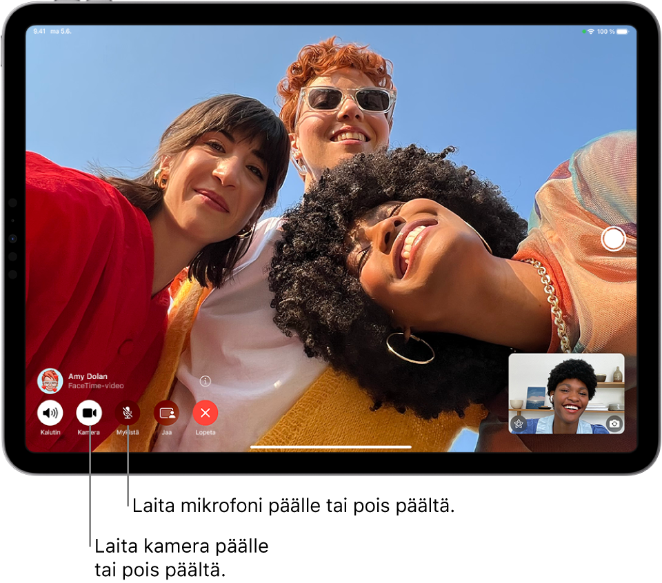 FaceTime-näyttö, jossa näkyy meneillään oleva puhelu. Soittajan kuva näkyy pienessä suorakulmiossa alaoikealla ja vastaanottajan kuva näkyy koko näytöllä. Näytön alareunassa ovat FaceTimen säätimet, kuten Kaiutin, Kamera, Mykistys, Jaa sisältö- ja Lopeta-painikkeet. Säädinten yläpuolella on keskustelukumppanisi Apple ID.